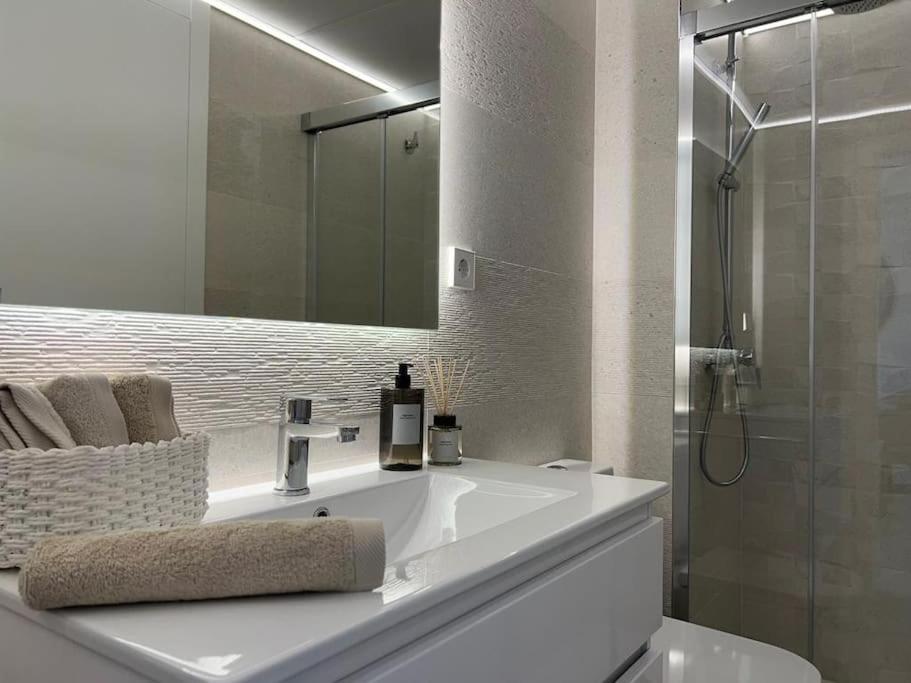 1ª Linea De Playa - Con Piscina Y Parking Apartment